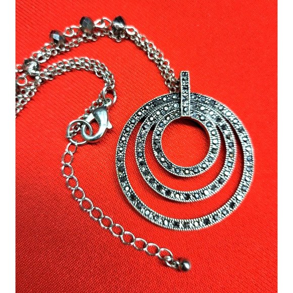 Rhinestone Crystal Triple Circles Necklace - Picture 7 of 11